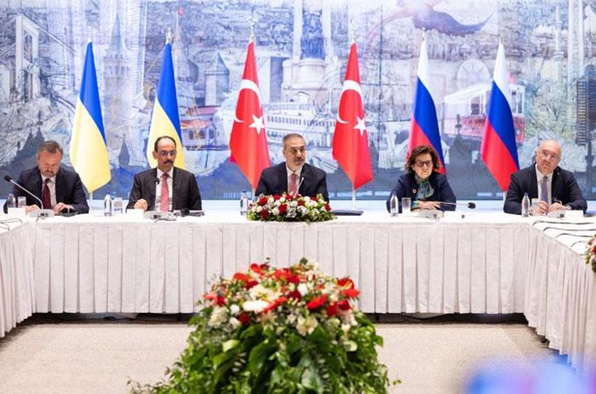 Dolmabahçe satrancının perde arkası Masada neler yaşandı Hande Fırat yazdı...