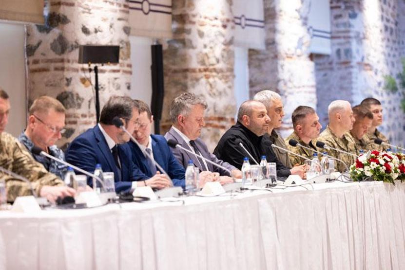 Dolmabahçe satrancının perde arkası Masada neler yaşandı Hande Fırat yazdı...