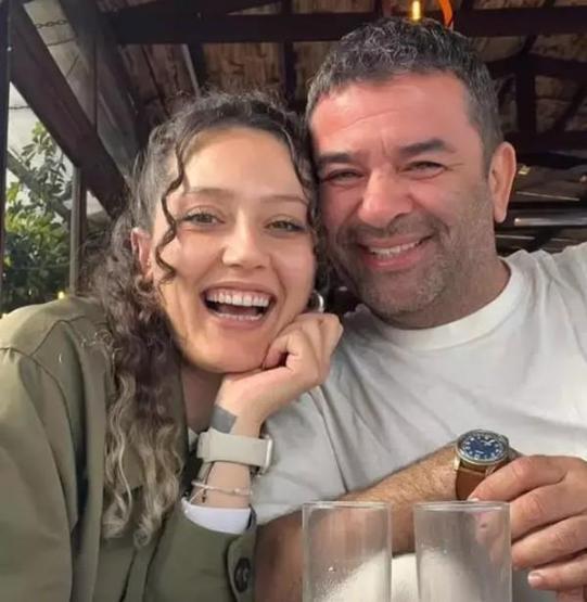 Bülent Şakrak aşk pozlarını paylaştı