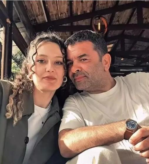 Bülent Şakrak aşk pozlarını paylaştı