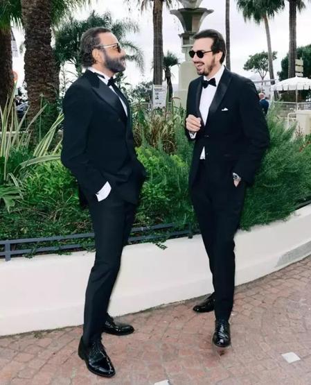USTA OYUNCUNUN GURUR GÜNÜ Kerem Alışık ile oğlundan Cannes pozu