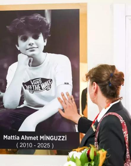 Gülben Ergen sosyal medyadan duyurdu Bayburtta Mattia Ahmet Minguzzi anaokulu açıldı