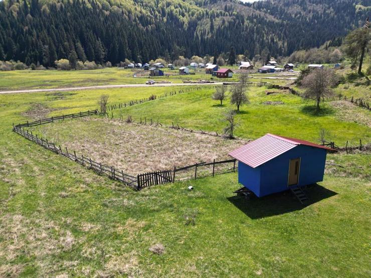 Bartın Uluyaylada ilkbahar manzarası havadan görüntülendi