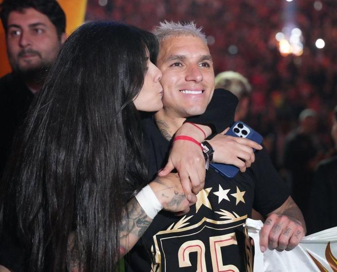 Galatasarayın yıldızı Lucas Torreira ile Essin Baris aşkı şampiyonlukta ifşa oldu