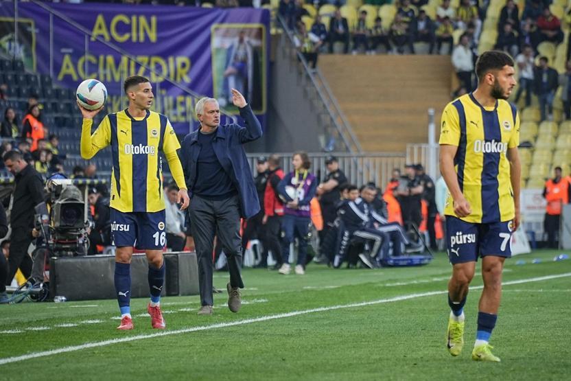 Jose Mourinhodan Galatasaraya olay sözler Musleranın penaltısına tepki...
