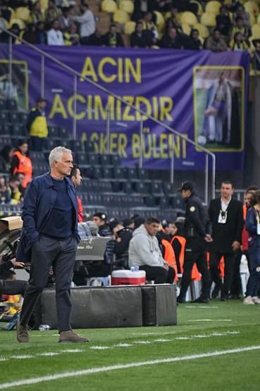 Jose Mourinhodan Galatasaraya olay sözler Musleranın penaltısına tepki...