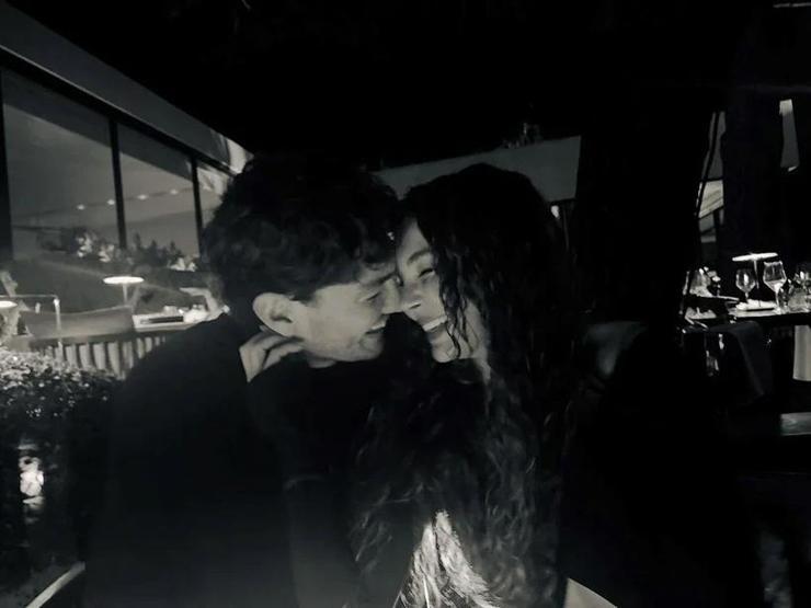 Ebru Şahine eşinden romantik mesaj