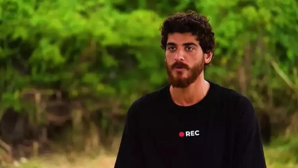 Survivordan sürpriz bir şekilde elenmişti Yiğit Poyrazdan dikkat çeken Hikmet Tuğsuz paylaşımı