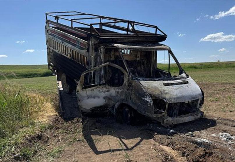 Diyarbakır’da korkunç olay Baba ve oğlu, elleri bağlandıktan sonra kamyonetin içinde ateşe verildi
