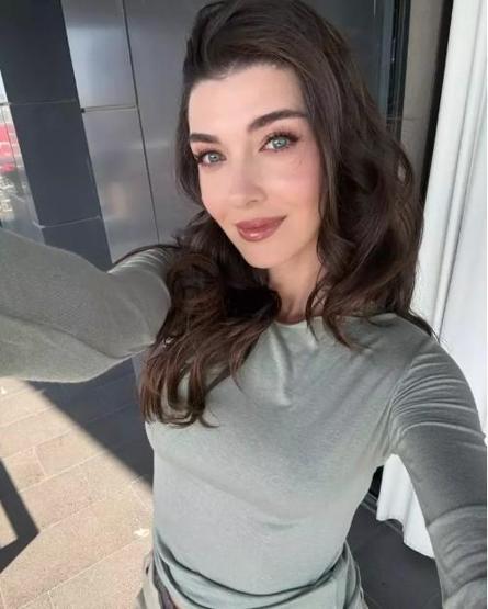 Aslıhan Güner bikinili pozuyla hayran bıraktı