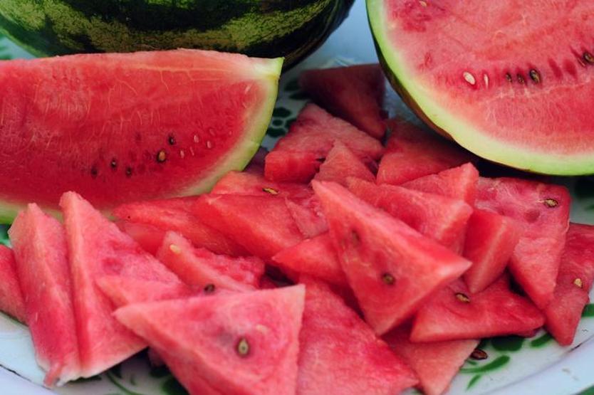 Tarlada kilosu 20-24 TL Magnezyum, potasyum, B6, A ve C vitamini içeriyor Yaz aylarında sıvı kaybını önlüyor, vücudu nemlendiriyor