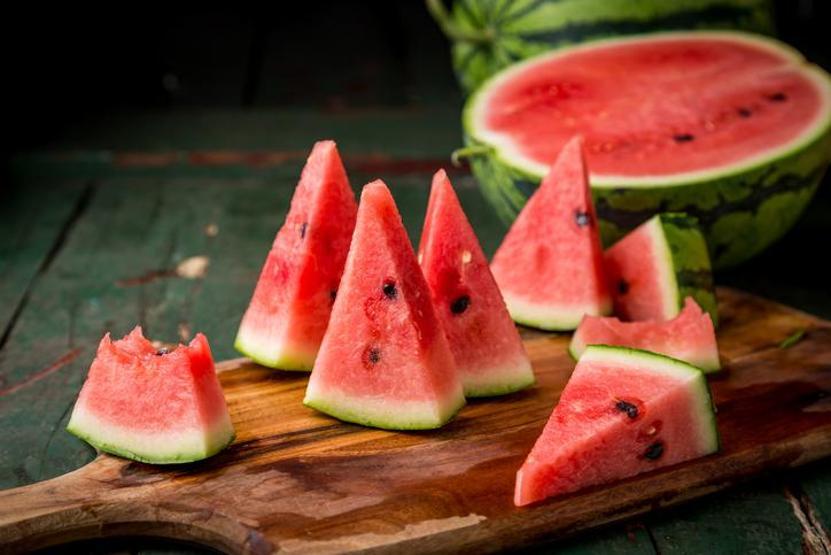 Tarlada kilosu 20-24 TL Magnezyum, potasyum, B6, A ve C vitamini içeriyor Yaz aylarında sıvı kaybını önlüyor, vücudu nemlendiriyor