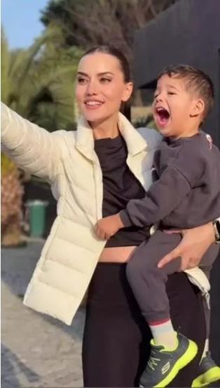 Fahriye Evcen oğlu Keremi paylaştı sosyal medya yıkıldı