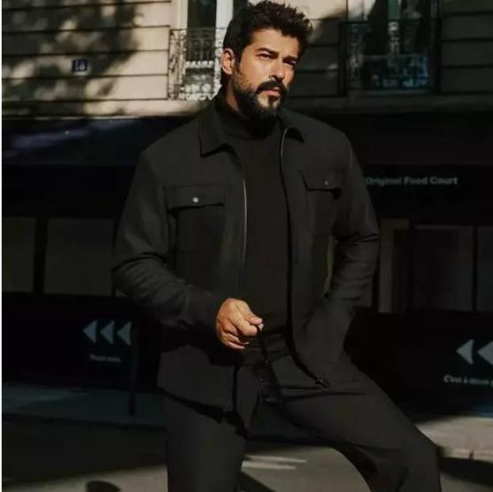Fahriye Evcen oğlu Keremi paylaştı sosyal medya yıkıldı