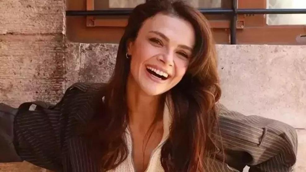 Sadakatsizin Asyasıydı Cansu Derenin bebek gibi cildinin sırrı ortaya çıktı YAŞLANMA KARŞITI ETKİ