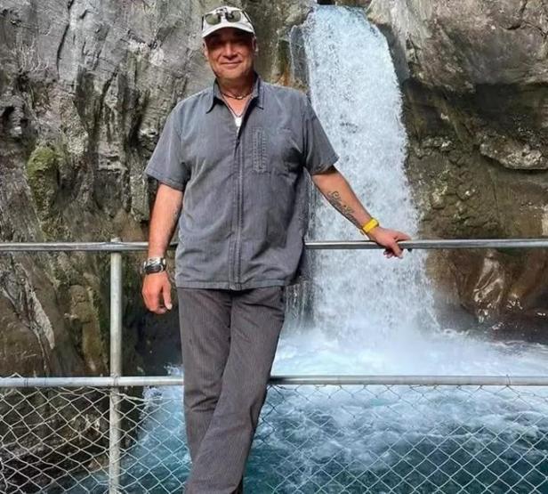 Eski Yeşilçam Oyuncusu Mehmet Serdar Sulukahya’nın Trajik Sonu: Üniversite Öğrencisi Tarafından Öldürüldü