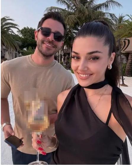 Hande Erçel ve Hakan Sabancı’dan Büyüleyen Romantik Kareler