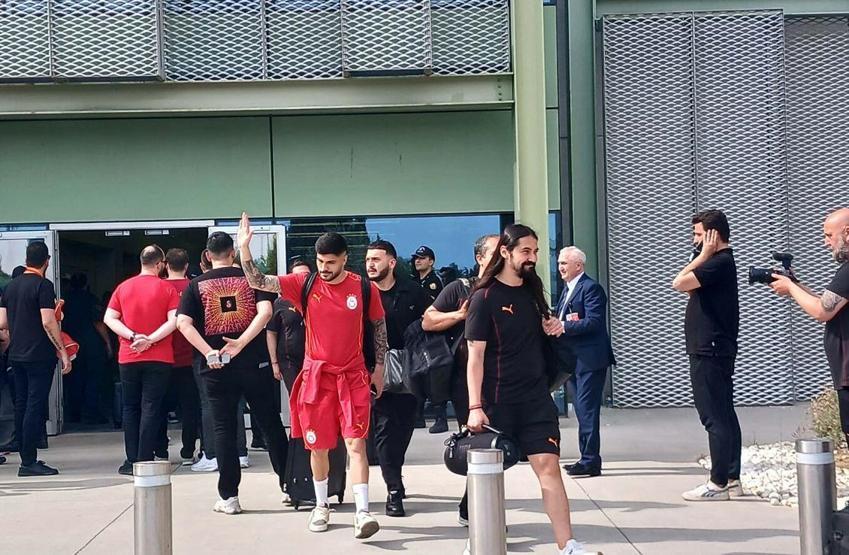 Şampiyon Galatasaray’a İzmir’de görkemli karşılama