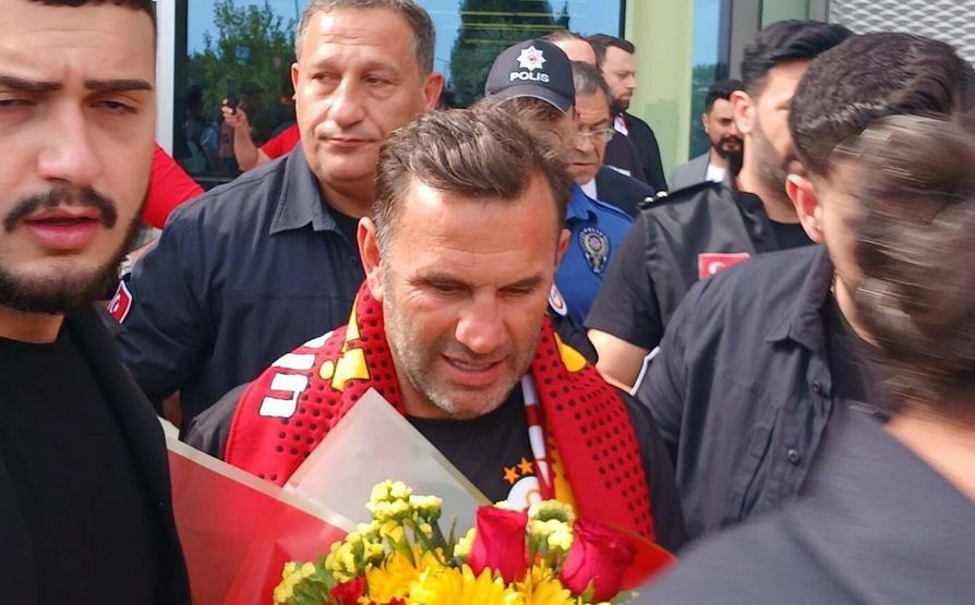 Şampiyon Galatasaray’a İzmir’de görkemli karşılama