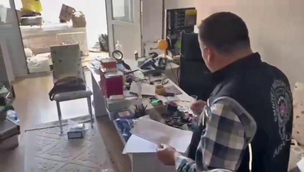 Büyük skandal ortaya çıktı Kalem, elektrik prizi, saat, garaj kumandası... Tüm Türkiyeyi izlemiş