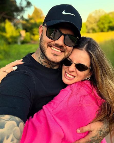 Galatasarayın yıldızı Icardi ile China Suarez havuzda aşka geldi O BAŞKA EVRENDEN BİR TANRIÇA
