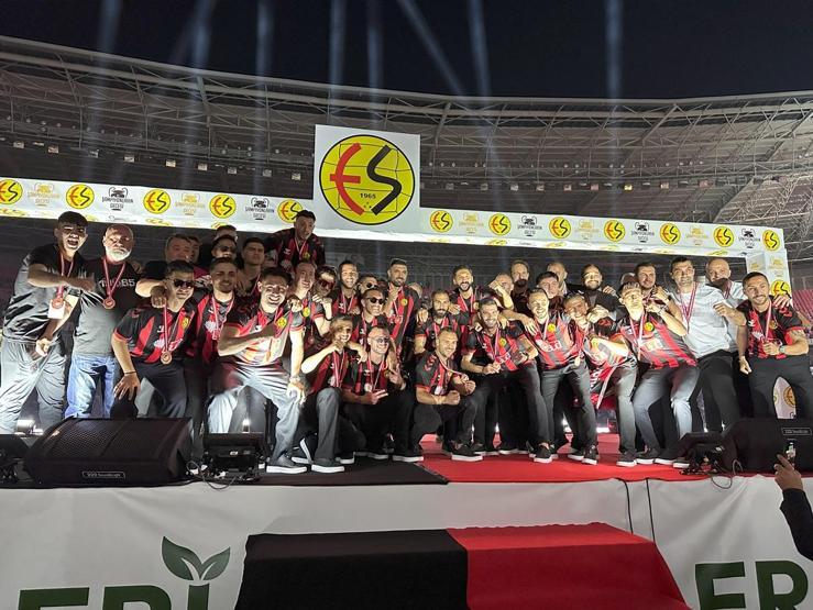 Eskişehirsporda şampiyonluk kutlandı