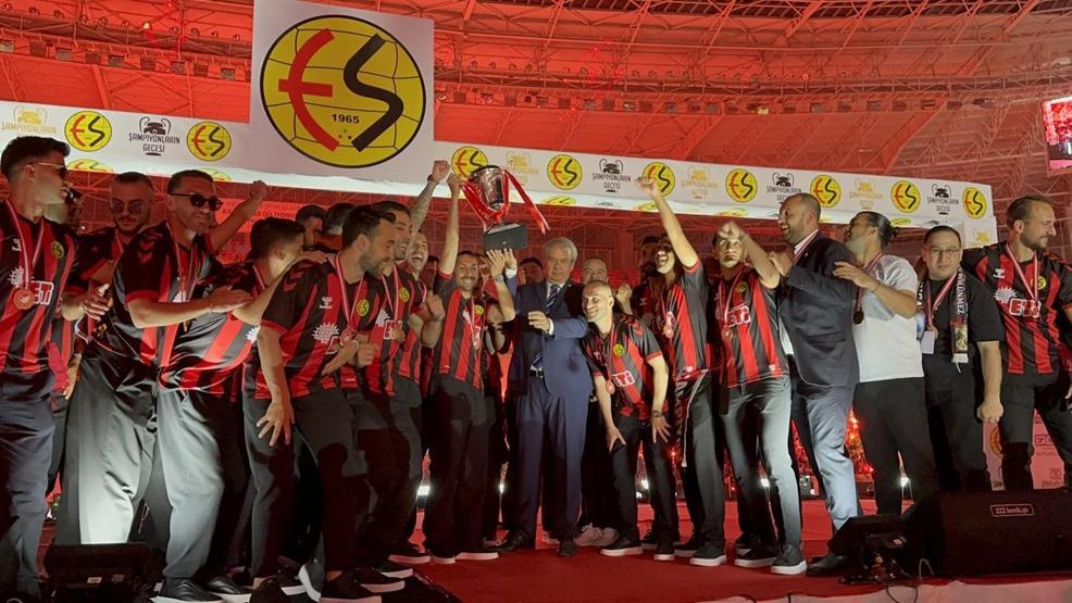 Eskişehirsporda şampiyonluk kutlandı