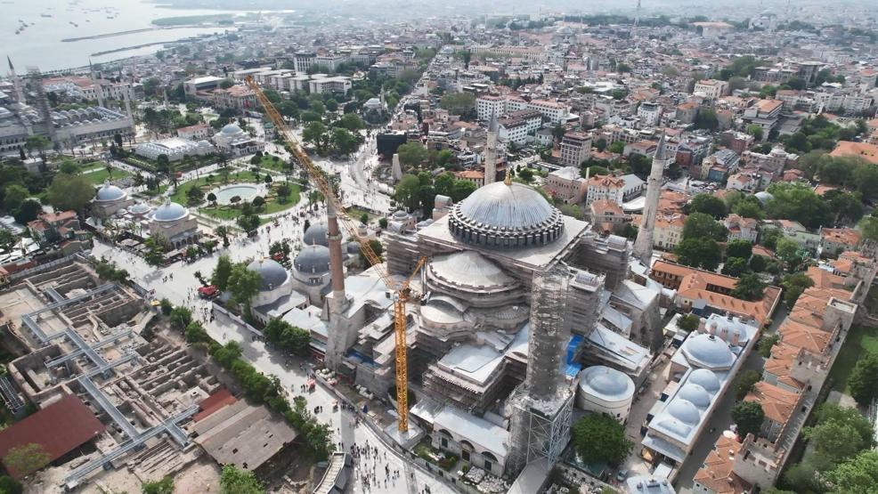 Ayasofya Camiindeki tarihin en kapsamlı restorasyon çalışması havadan görüntülendi