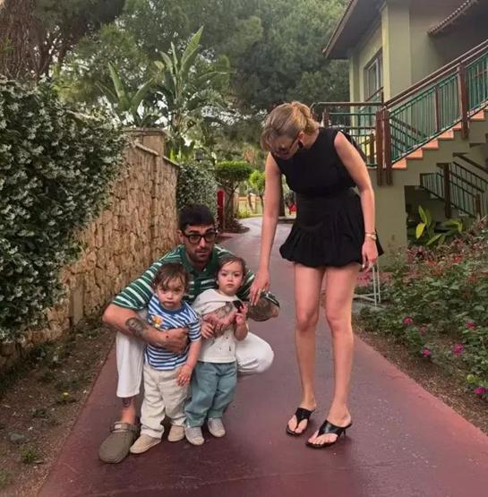 Tatlısesin torunları büyüdü İbrahim Ayel ve Sinan Emirin tatil keyfi