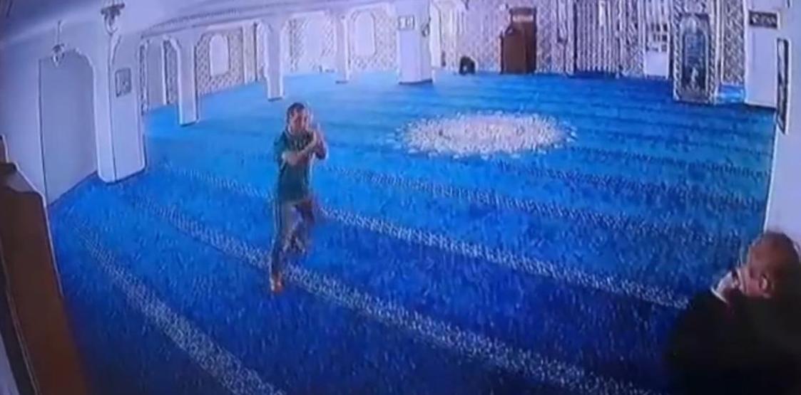 Camide tekme tokat dayak O anlar kameraya yansıdı