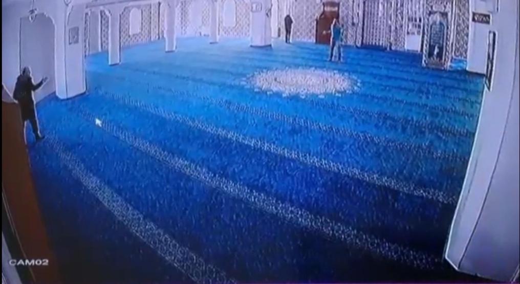 Camide tekme tokat dayak O anlar kameraya yansıdı