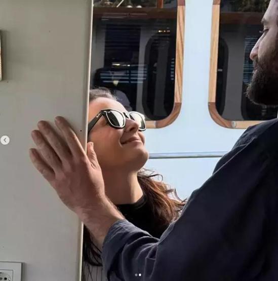 Büşra Develinin gizemli sevgilisi ortaya çıktı Kalp emojisi ile paylaştı