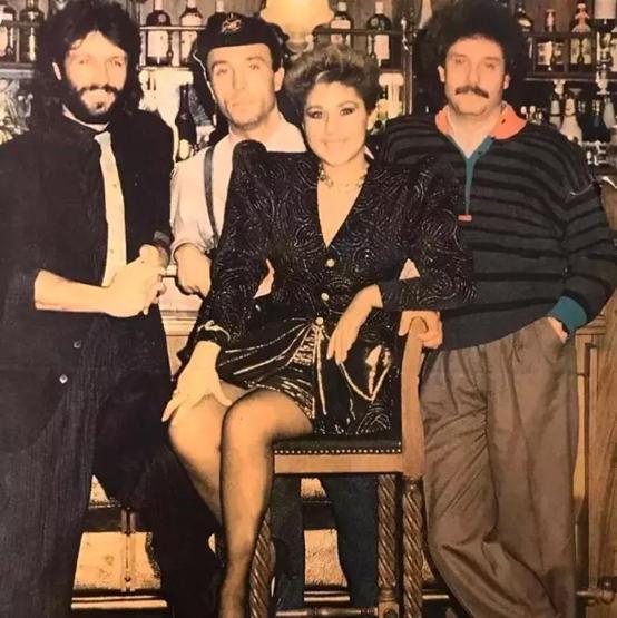 Hayali Gazeteci Olmaktı, Müzik Dünyasının Amcası Oldu İlhan Şeşenin Hayat Hikayesi