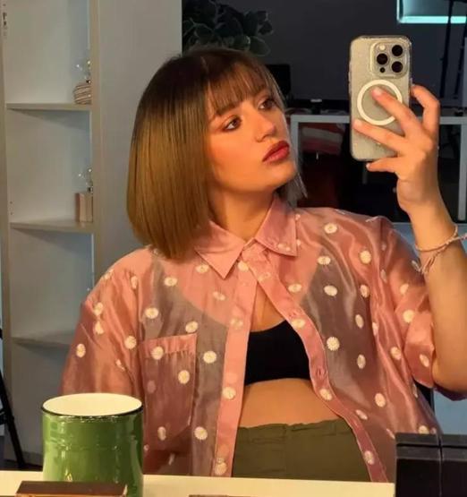 Gizem Karaca İlk Kez Anne Olmaya Hazırlanıyor: Yeni Hamilelik Pozlarıyla Göz Kamaştırdı