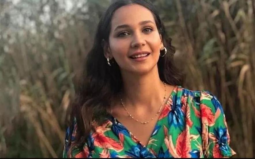 Gülsim Ali’den Samimi Açıklama: “Annem Evlenmemi İstiyor, Gözyaşlarını Tutamadı”