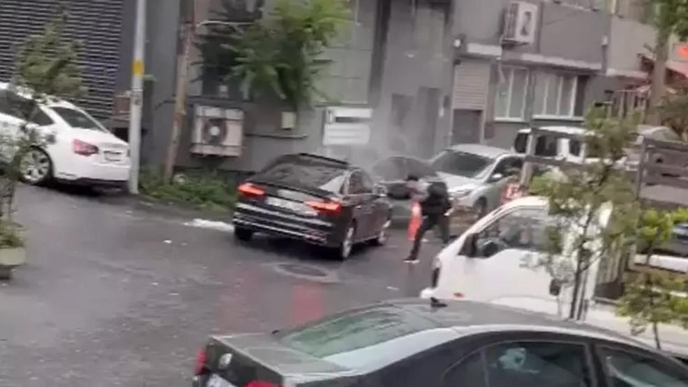 Sokak ortasında infaz Pusu kurup otomobile kurşun yağdırdılar: 1 ölü