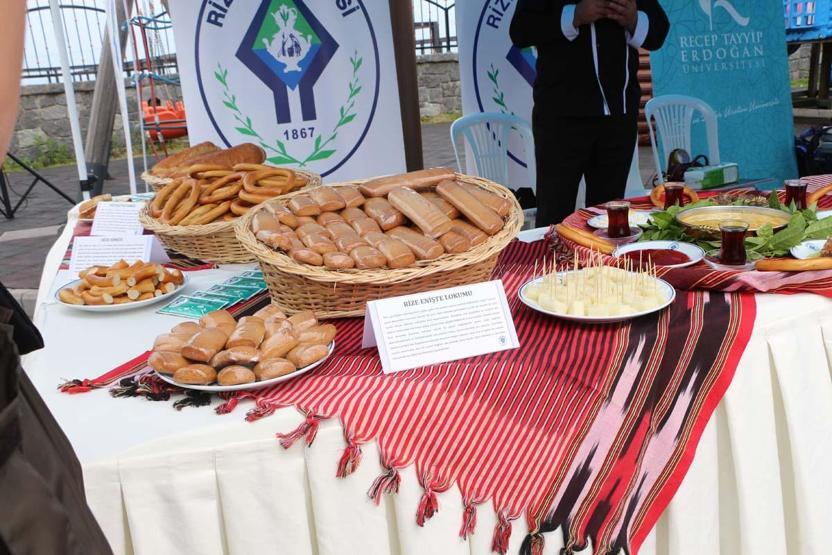 Baklavanın Böylesini İlk Kez Duyacaksınız Rizede İlgi Odağı Oldu... Tadan Bir Daha İstedi