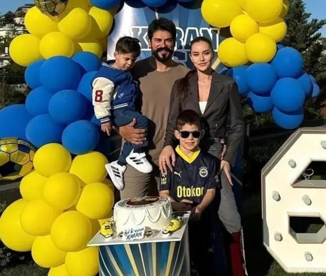 Burak Özçivit ve Fahriye Evcen’den Aile Yemeği Pozu
