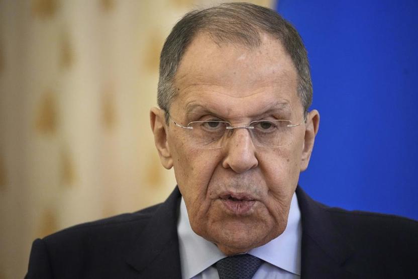 Berline giden Zelenski, Rusya sınıra asker yığıyor dedi Lavrov ise Almanyaya mesaj gönderdi: En güçlü ordu planı endişe verici...