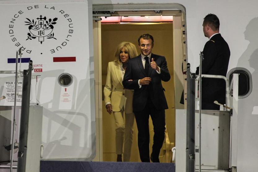 ‘Tokat’ görüntüleriyle gündeme gelmişlerdi: Macron çiftinden yeni poz