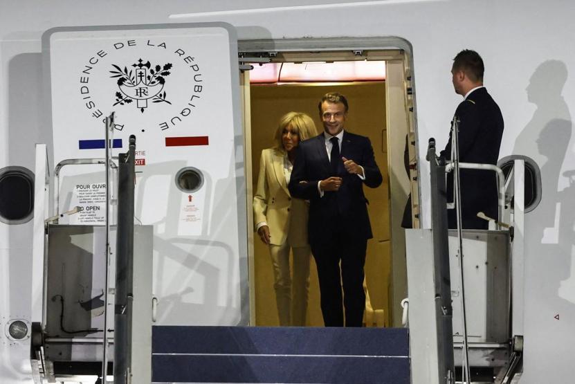 ‘Tokat’ görüntüleriyle gündeme gelmişlerdi: Macron çiftinden yeni poz