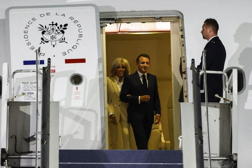 ‘Tokat’ görüntüleriyle gündeme gelmişlerdi: Macron çiftinden yeni poz