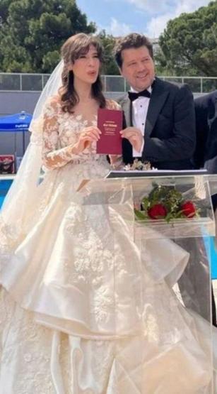 Yabancı Damatın Ruşeni İlker Aksumun kızı Lilaya bakın Gören aynı şeyi söyledi: BABASININ KOPYASI