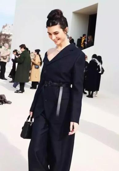 Tuba Büyüküstün Bodrum’da İkizleriyle Tatil Keyfi Paylaştı