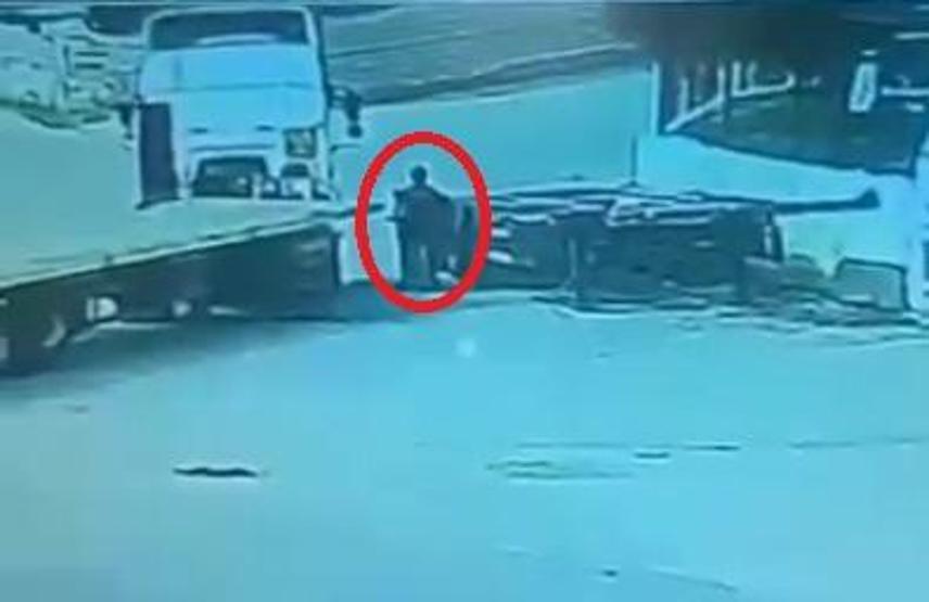 Stajyer öğrencinin feci sonu: TIRın altında kalarak hayatını kaybetti | Dehşet veren görüntüler ortaya çıktı