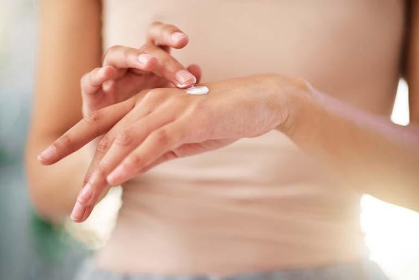 Dermatologdan Yazın Cildinizi Işıl Işıl Parlatacak 9 Etkili Öneri