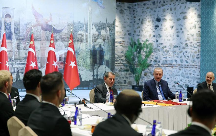 Cumhurbaşkanı Erdoğan, Süper Lig şampiyonu Galatasarayı kabul etti