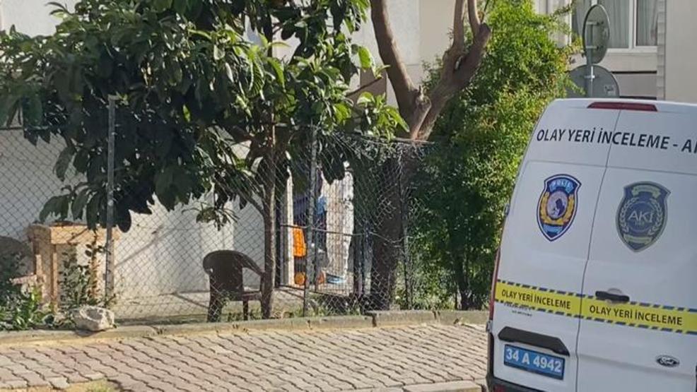 Bağcılarda kan donduran olay Eşini silahla yaralayıp intihar etti