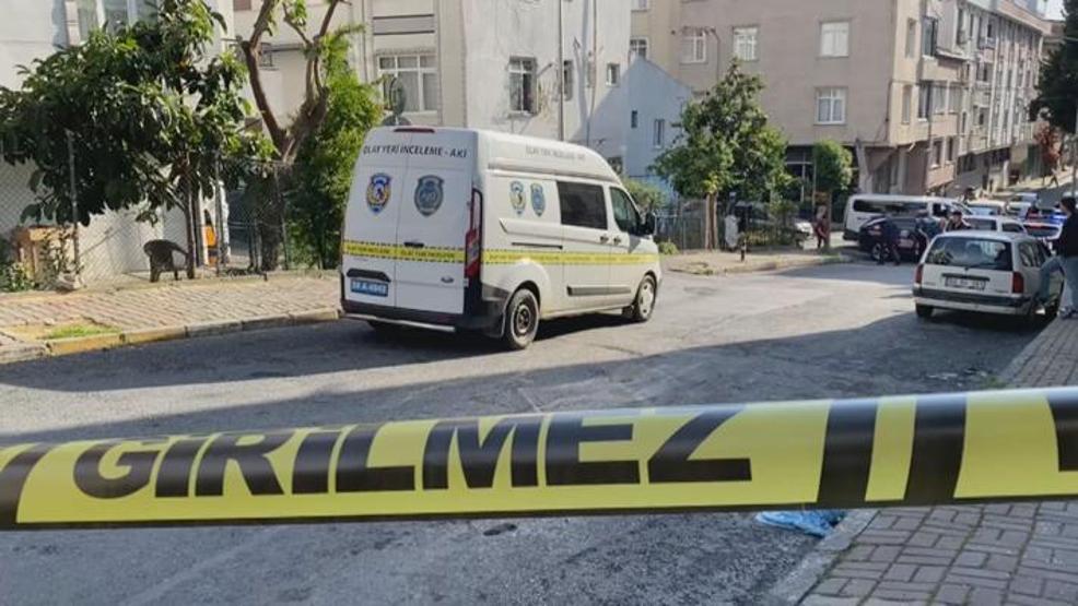 Bağcılarda kan donduran olay Eşini silahla yaralayıp intihar etti