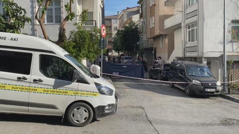 Bağcılarda kan donduran olay Eşini silahla yaralayıp intihar etti